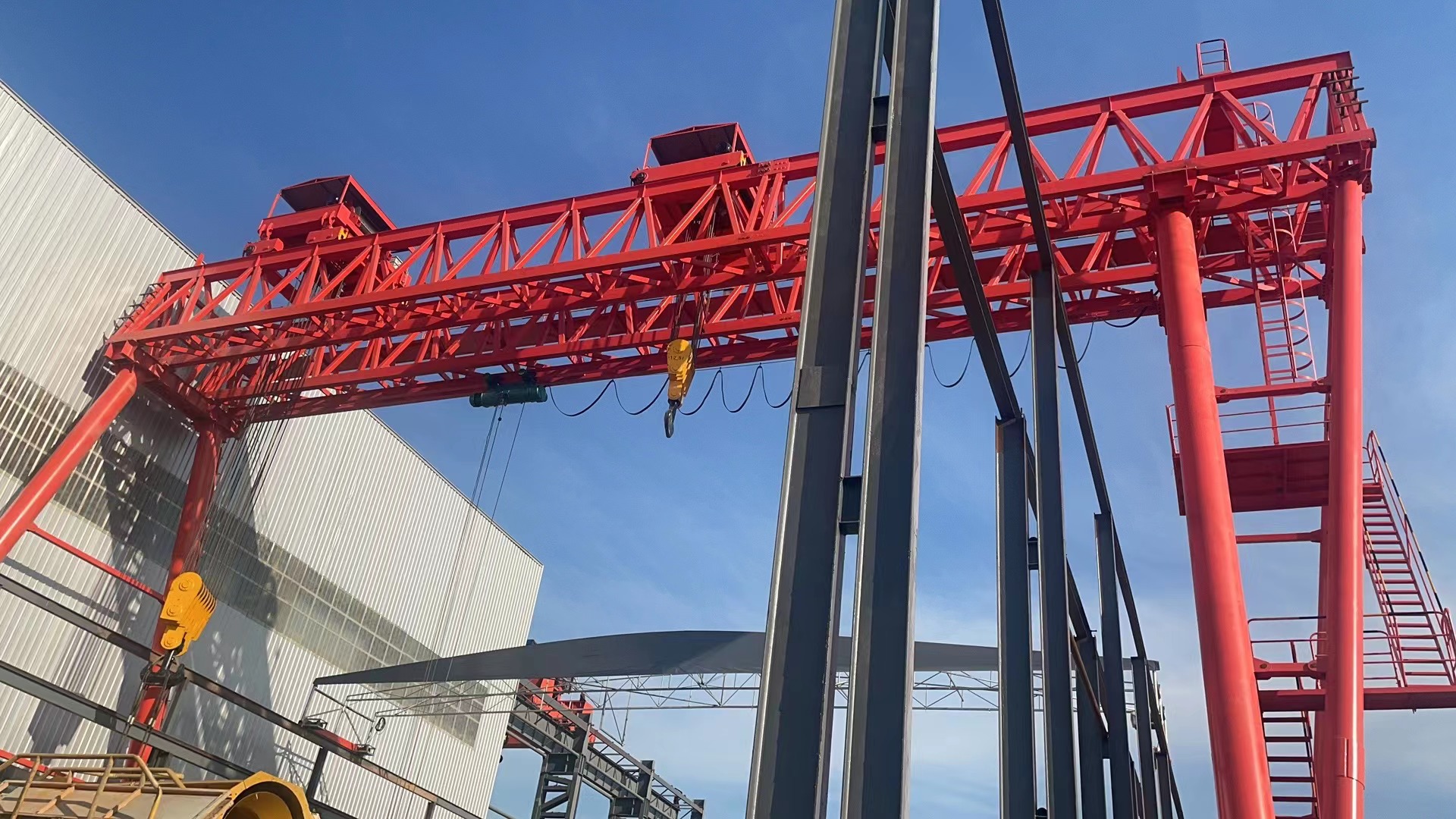 Double beam gantry flower stand